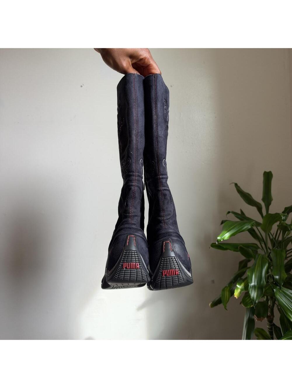 2000s Puma black Suede Knee High Boxing pull on Boots Red Satin Lining US 9 - Picture 5 of 8